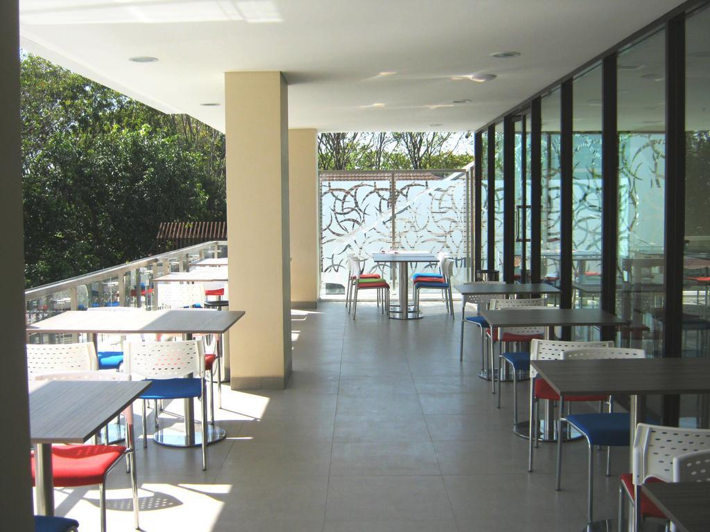 Cordela Hotel Cirebon Exterior foto
